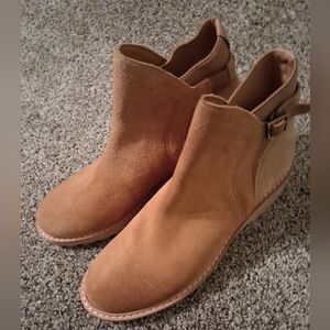 Gianni Bini Tan Ankle Boots Size 8.5